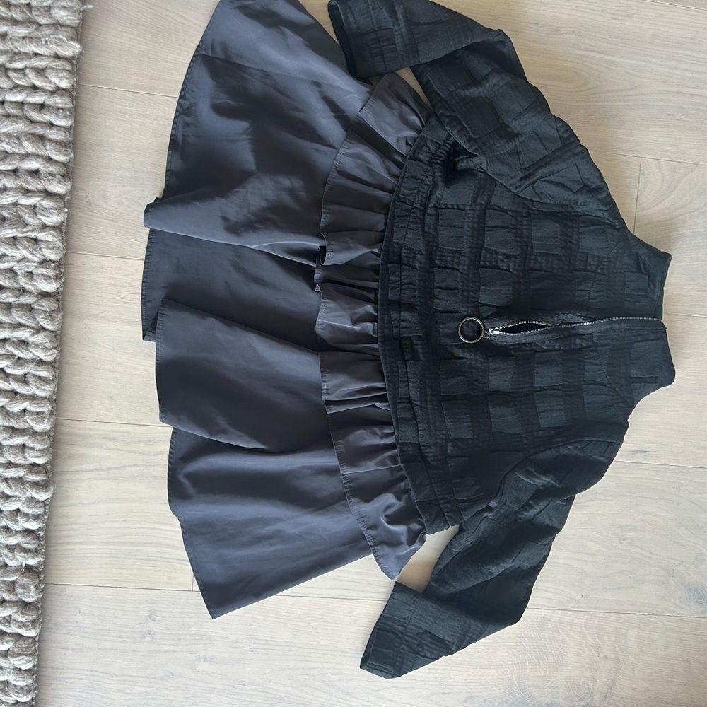 IC COLLECTION Black and Gray Puffer Jacket so cute! - Picture 3 of 6